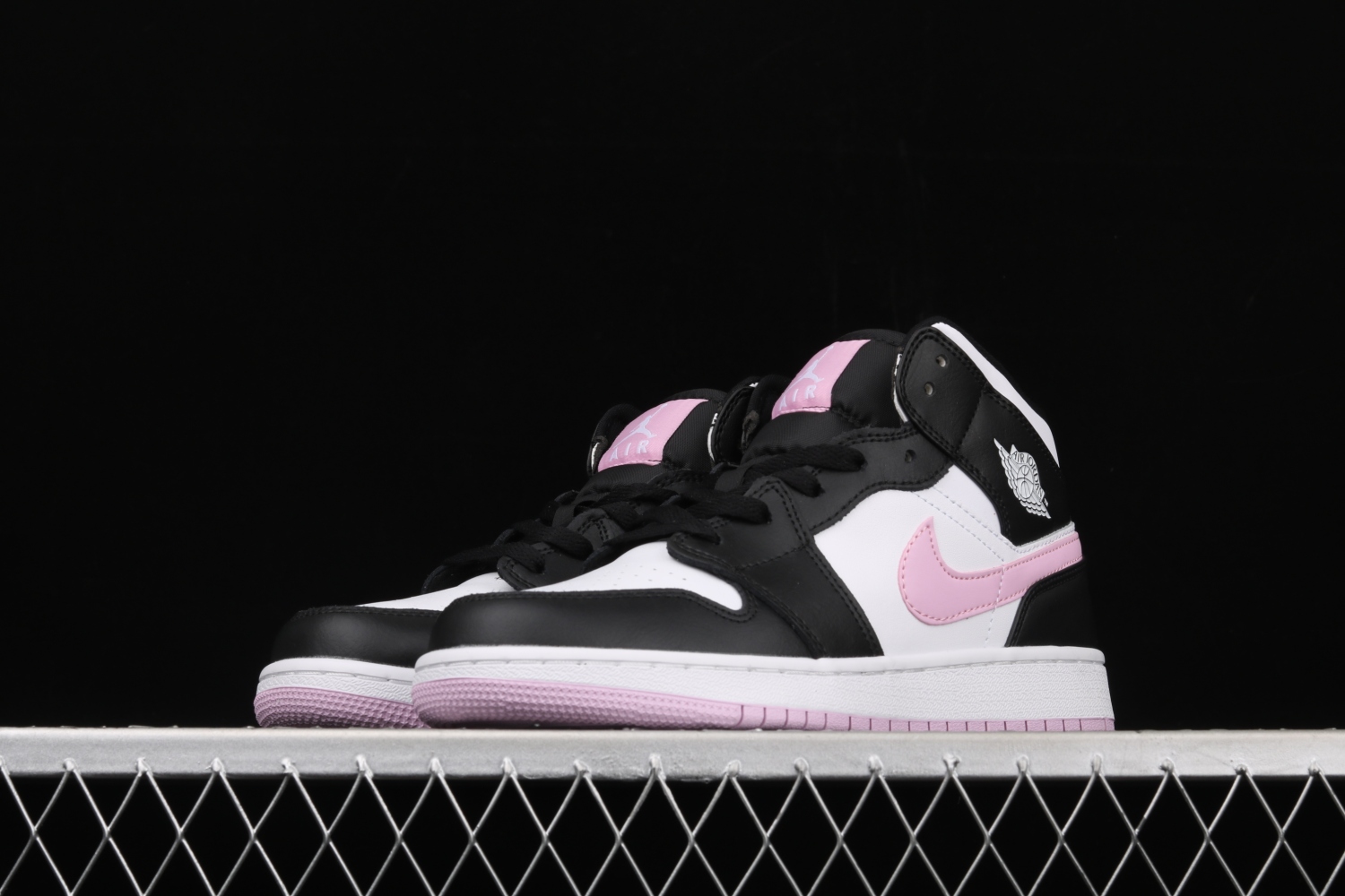 Jordan 1 Mid White Black Light Arctic Pink (GS)  555112-103