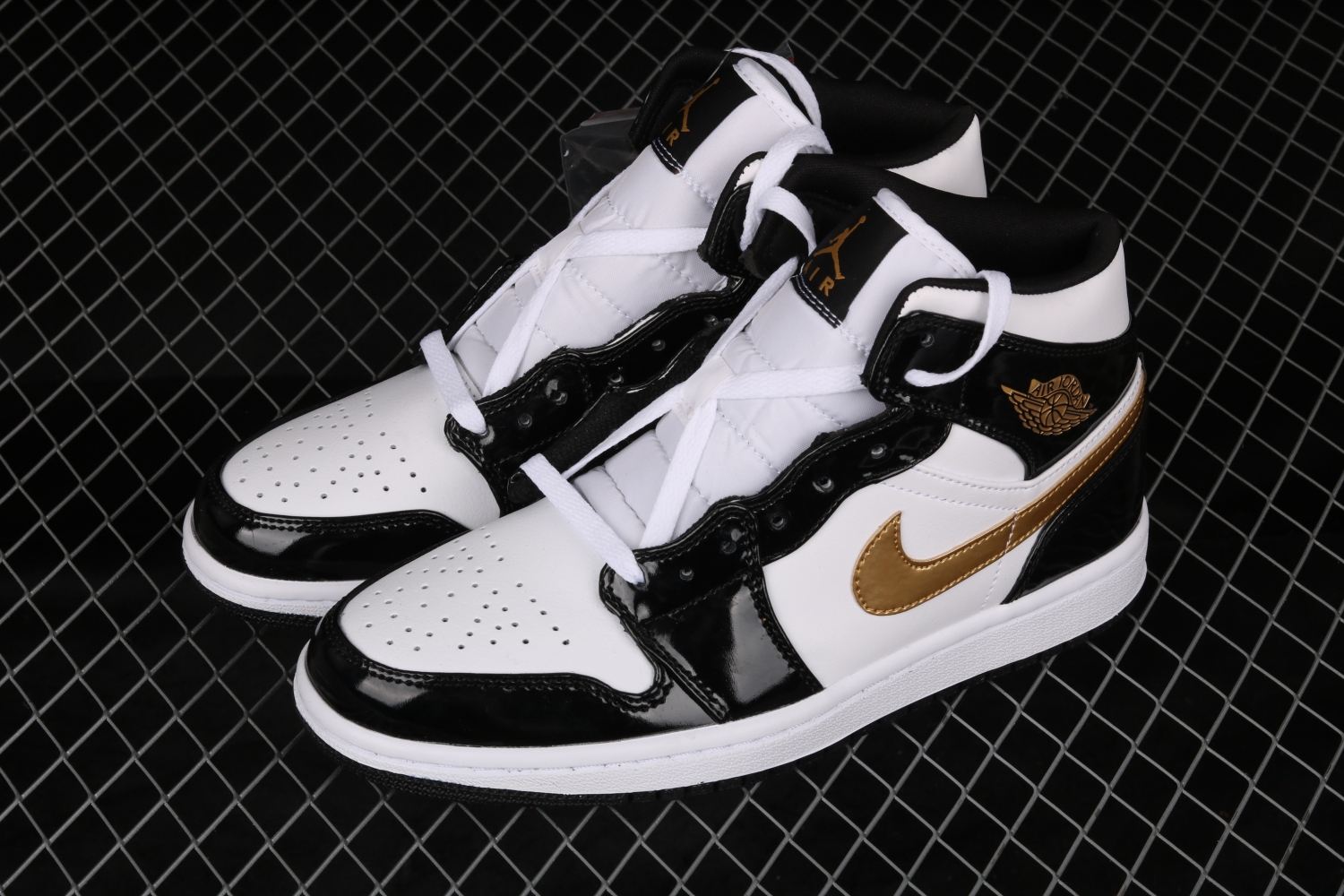 Jordan 1 MidPatent Black White Gold 852542-007