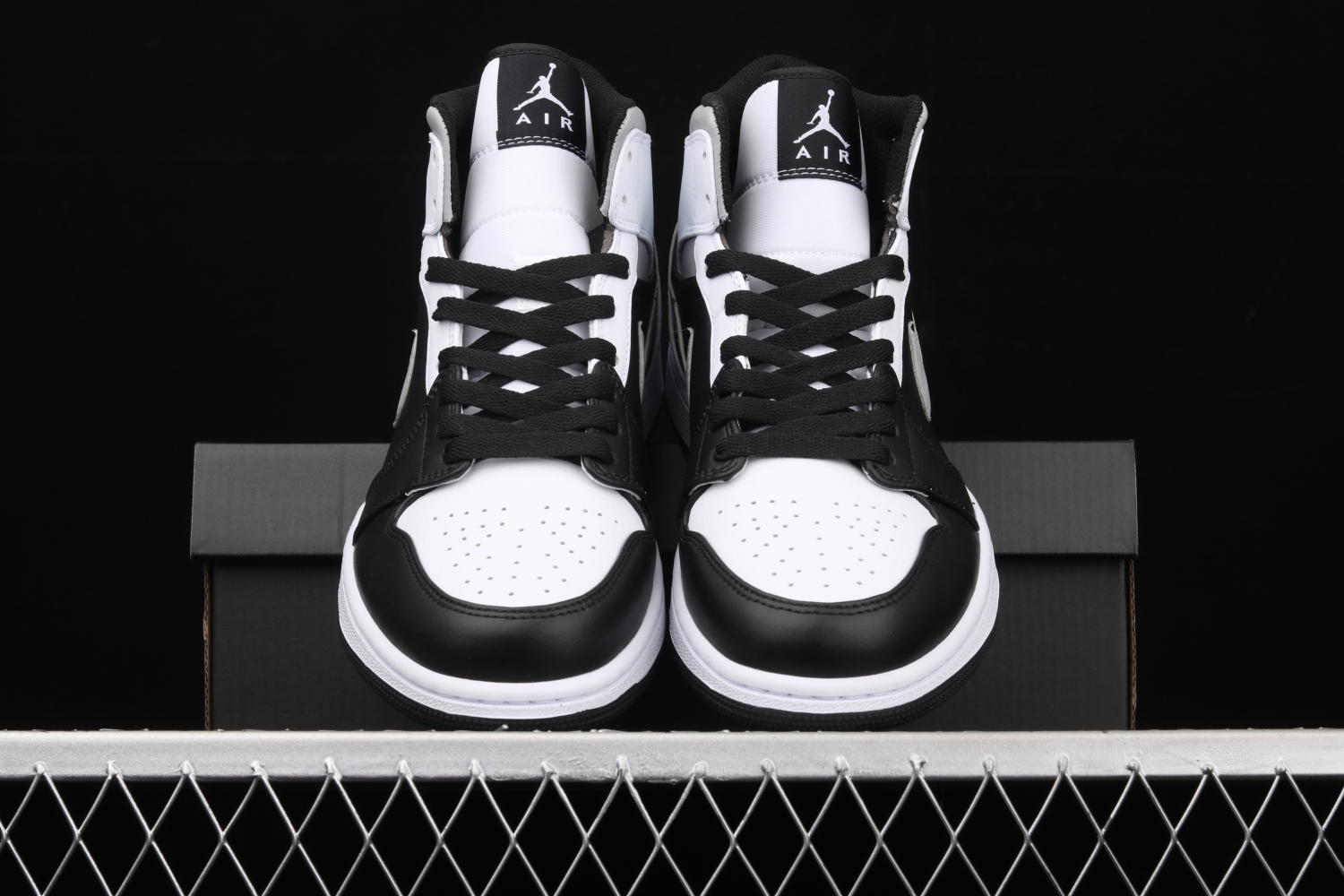 Jordan 1 Mid White Shadow 554724-073