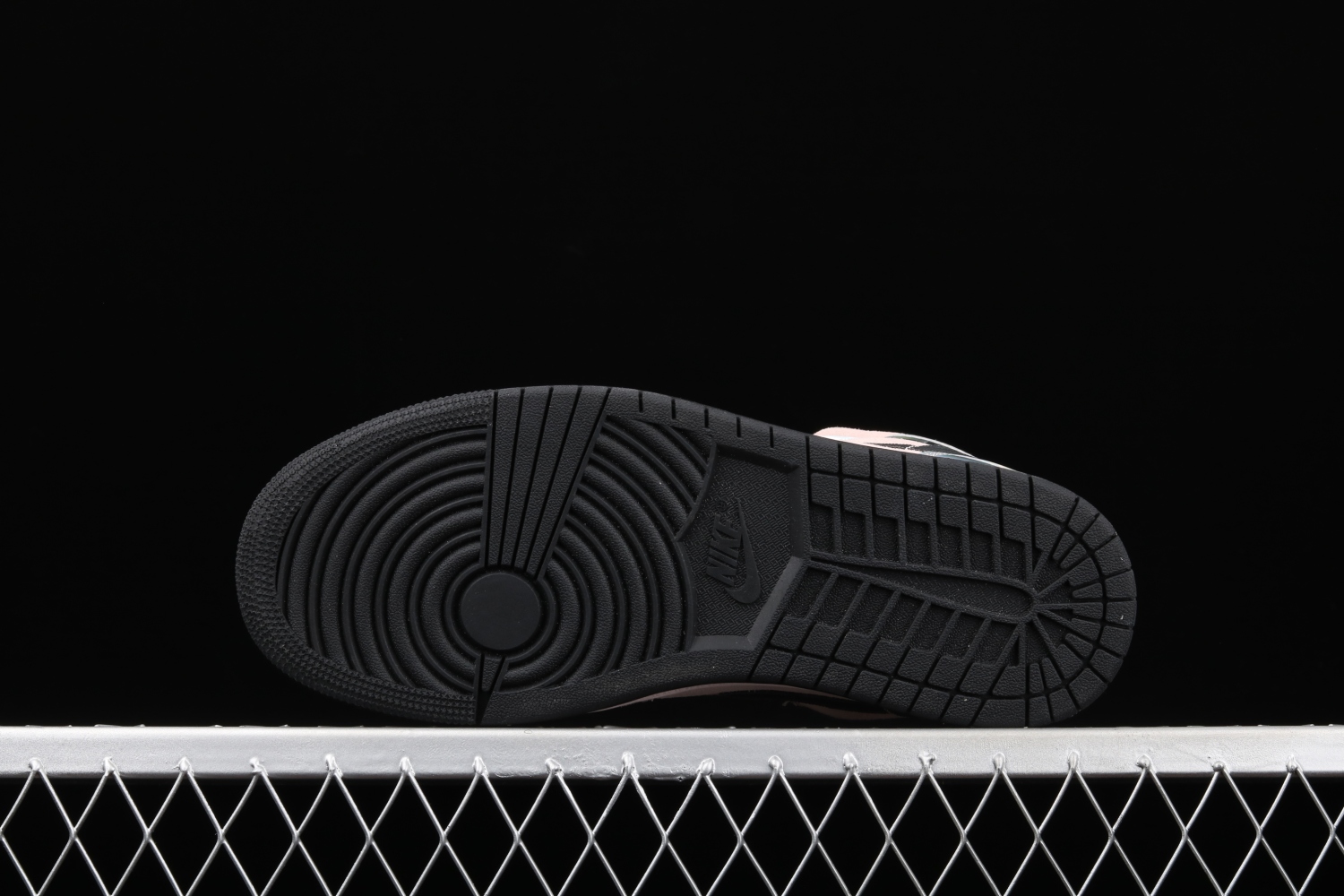 Jordan 1 Mid Dirty Powder Iridescent (W)  BQ6472-602