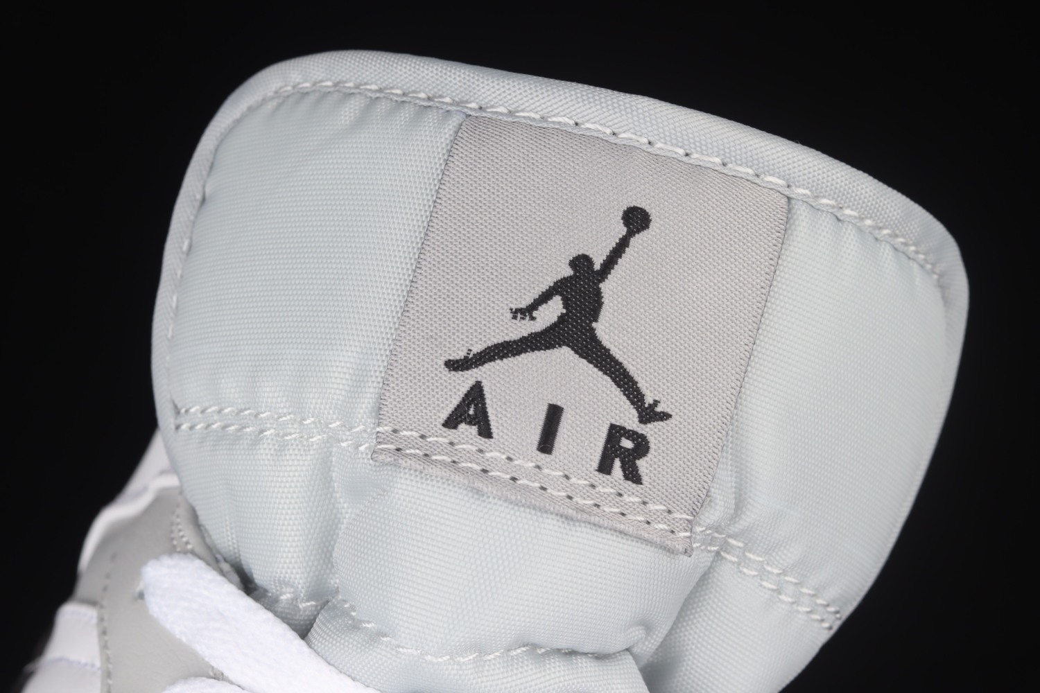 Jordan 1 Mid Light Smoke Grey (W)  BQ6472-015