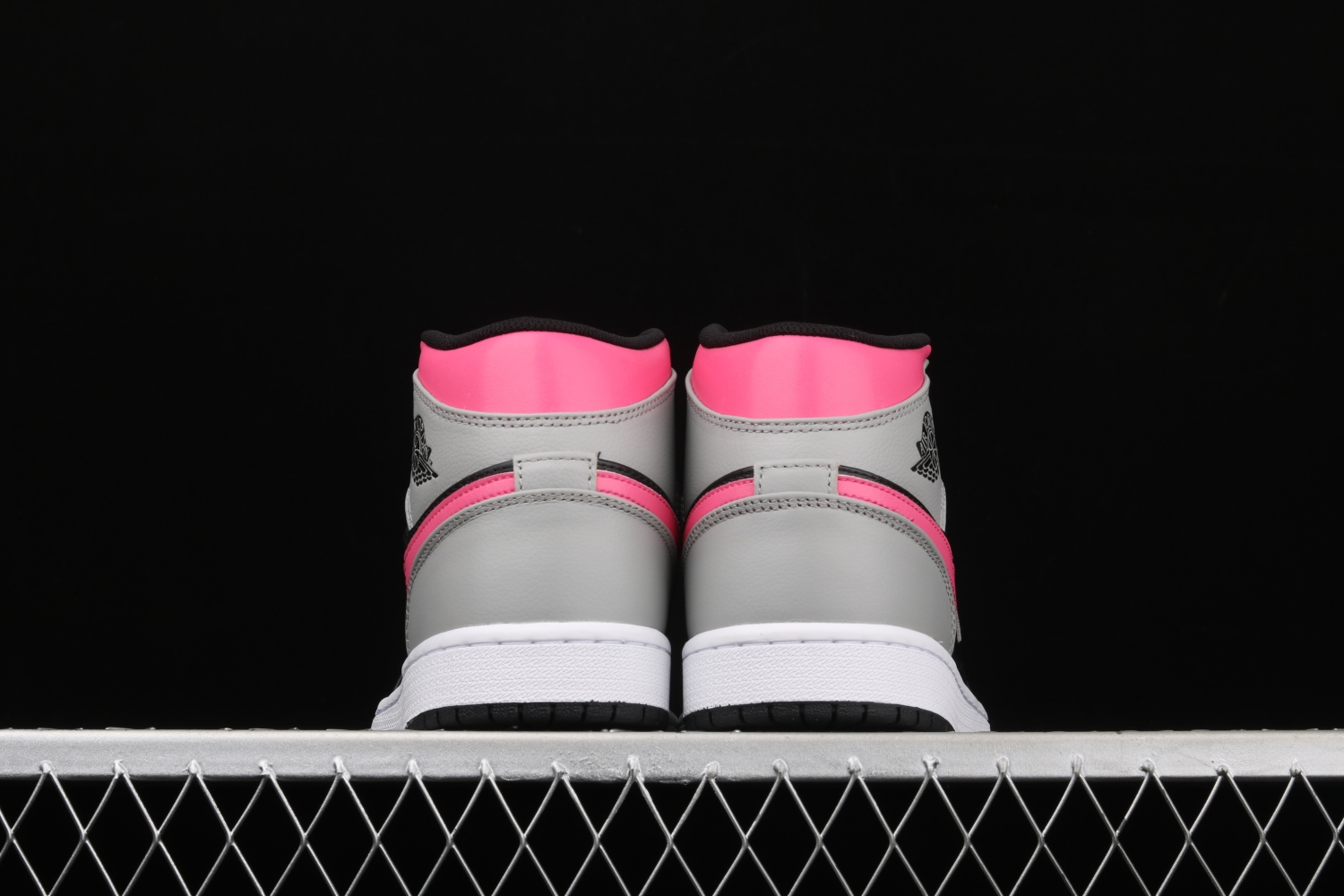 Jordan 1 Mid Pink Shadow 555724-059