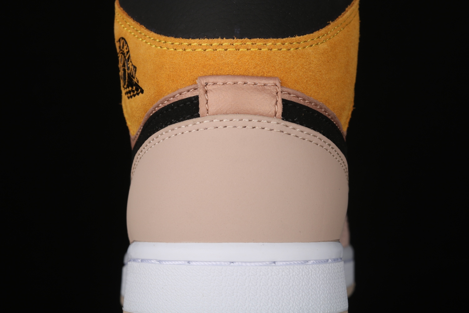 Jordan 1 Mid SE Particle Beige (W) DD2224-200