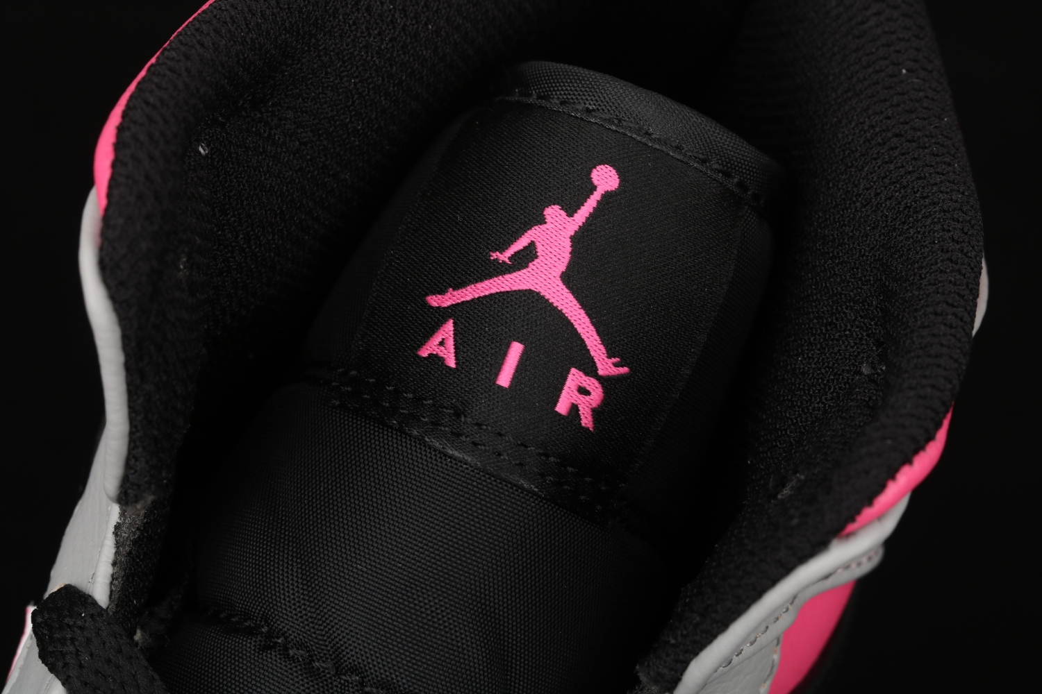 Jordan 1 Mid Pink Shadow 555724-059
