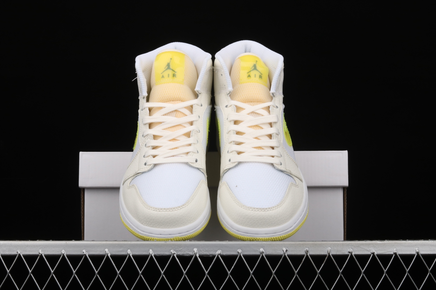 Jordan 1 Mid SE Voltage Yellow (W) DB2822-107