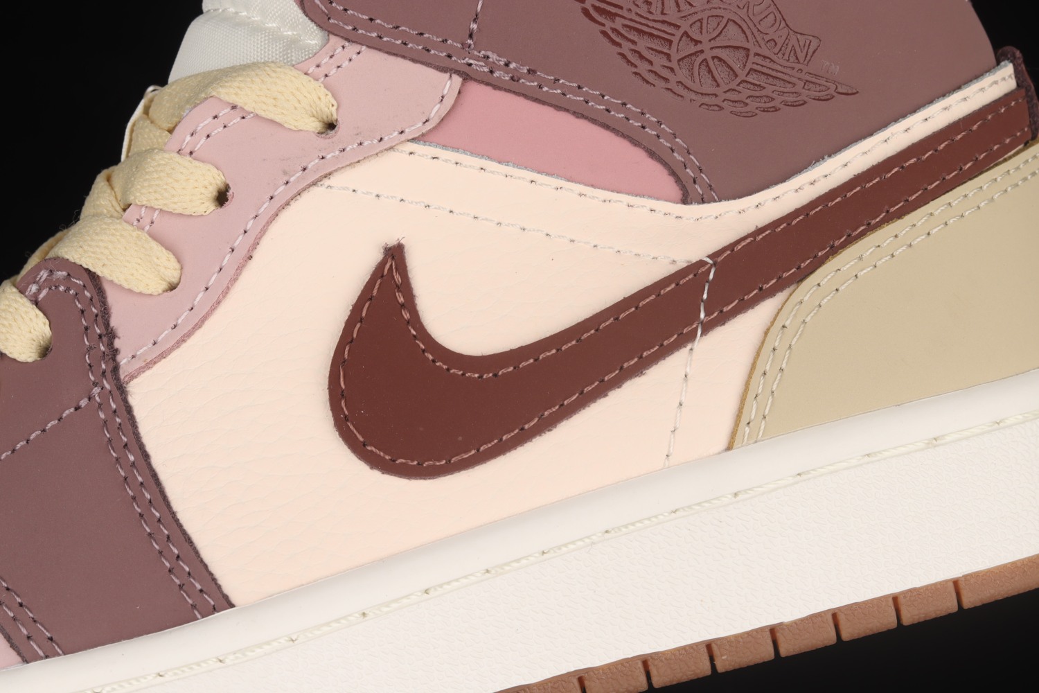 Jordan 1 Mid SE Dark Pony Smoky Mauve (W) DO7440-821