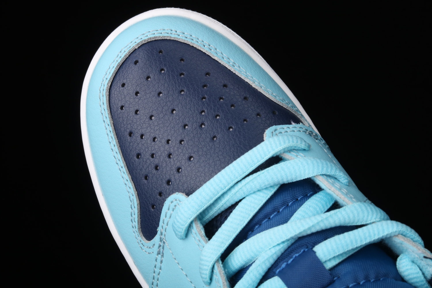 Jordan 1 Mid Fly (GS) BV7446-400