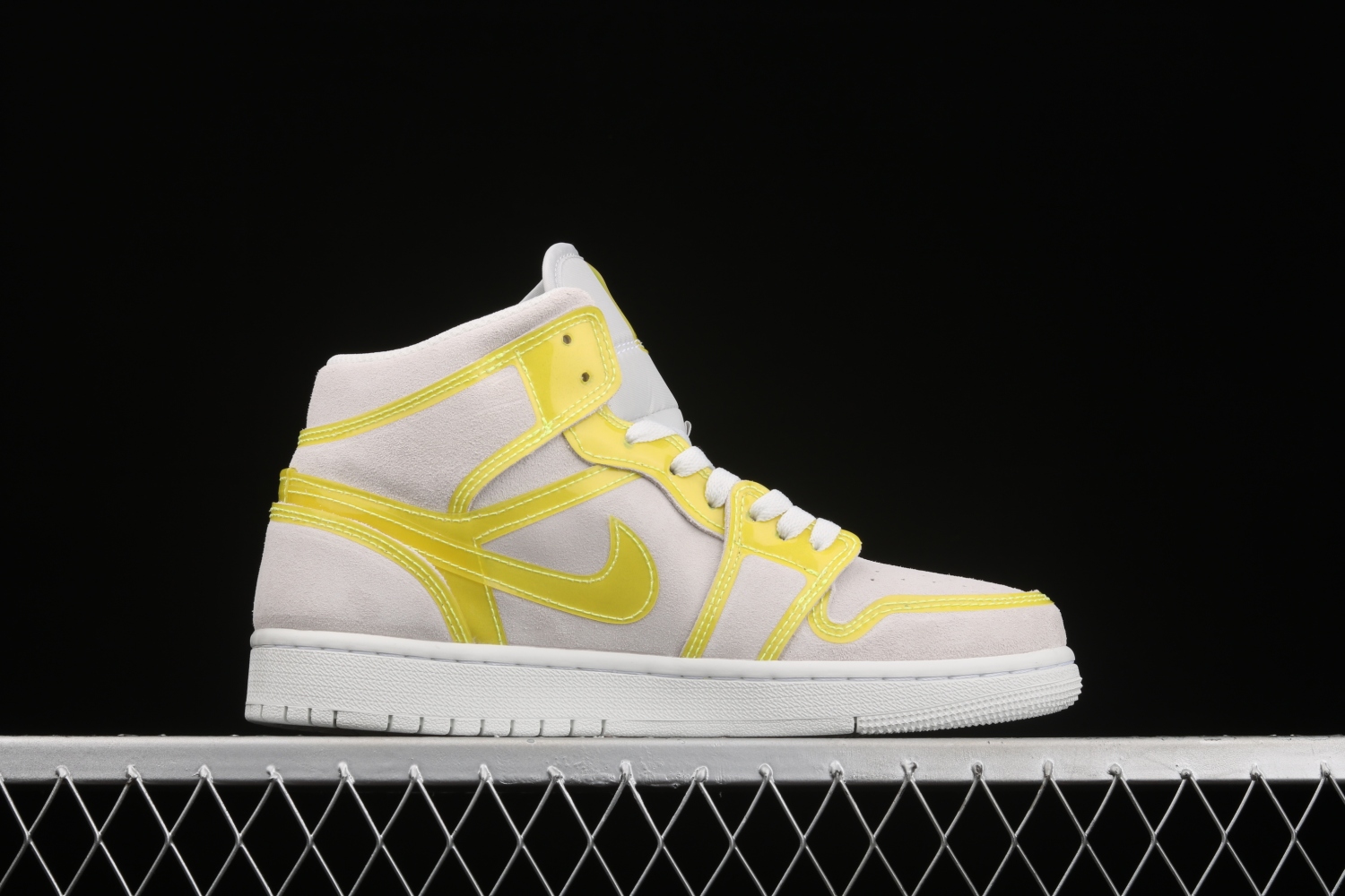 Jordan 1 Mid Opti Yellow (W) DA5552-107