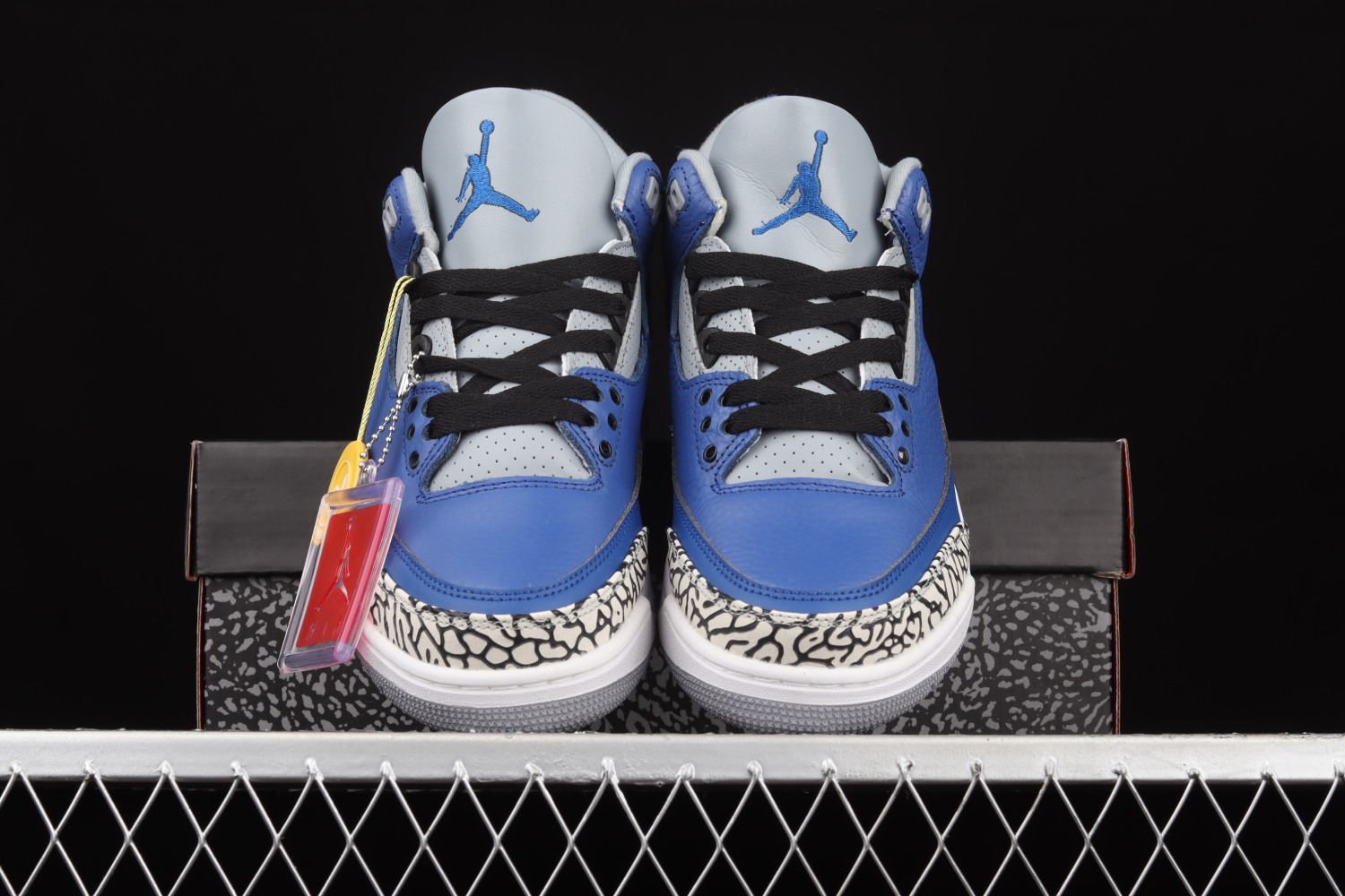 Jordan 3 Retro Varsity Royal Cement CT8532-400