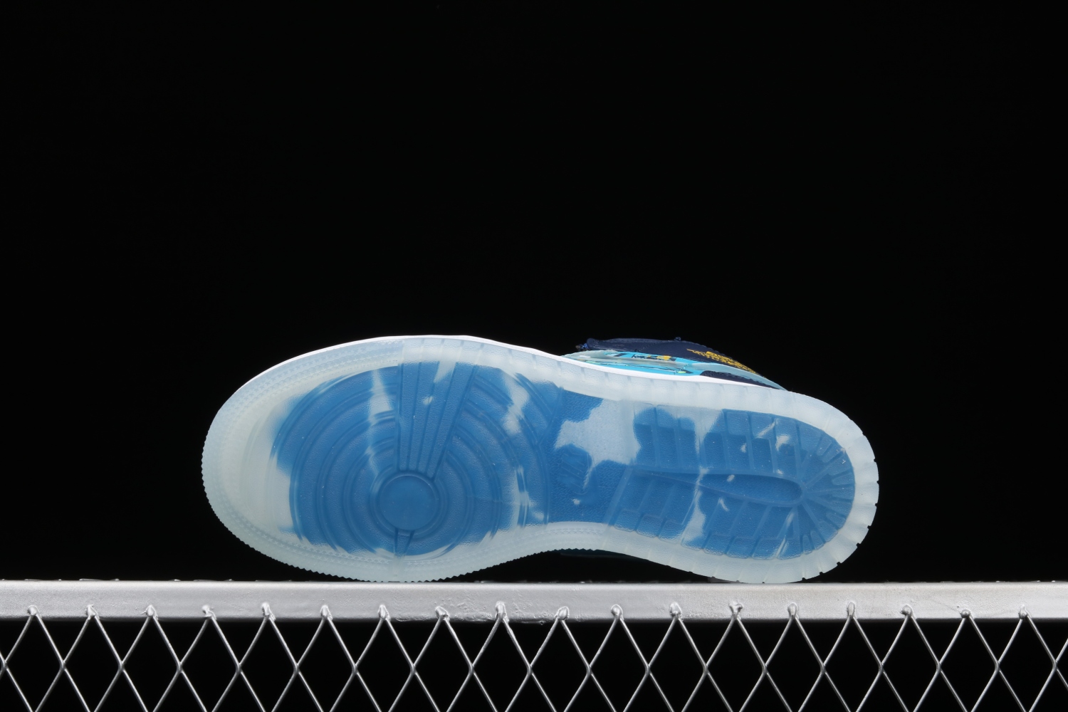 Jordan 1 Mid Fly (GS) BV7446-400