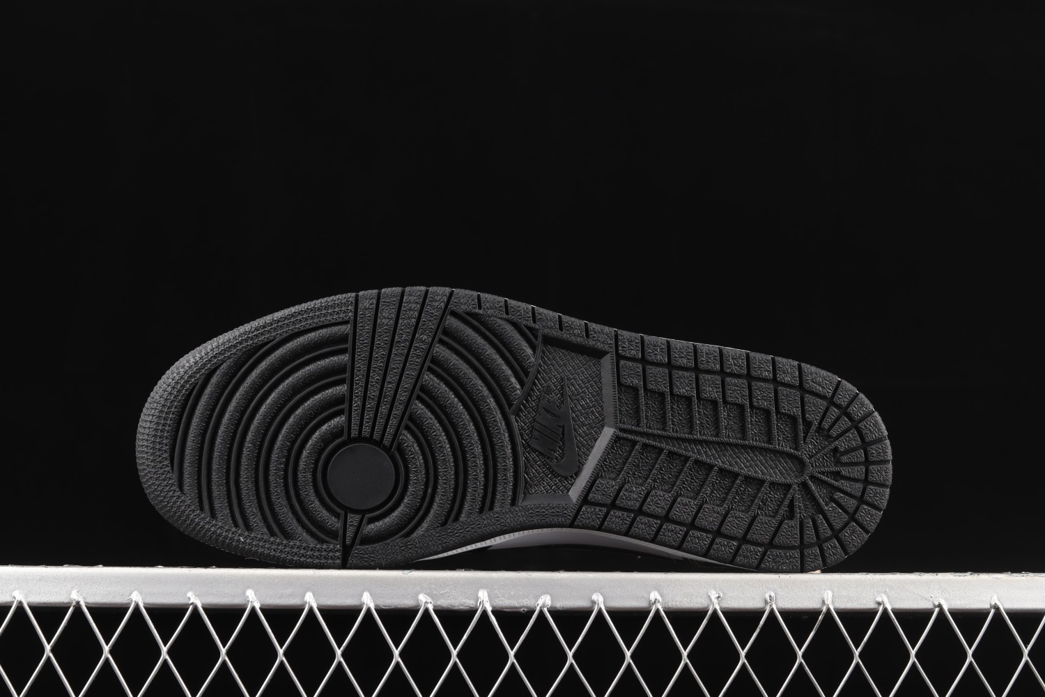 Jordan 1 Mid SE Heat Reactive (PS) DM7802-100