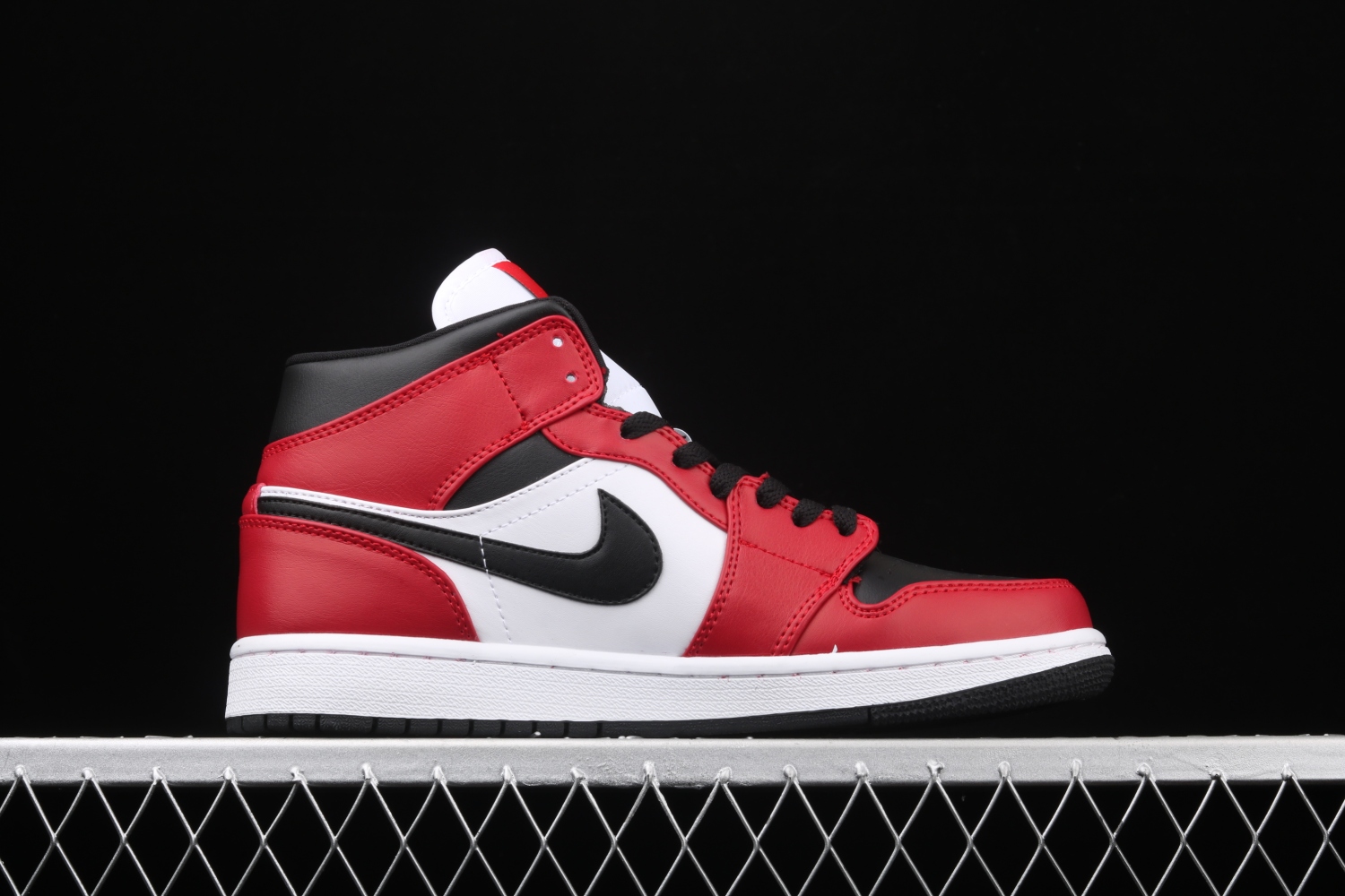 Jordan 1 Mid Chicago Toe 554724-069
