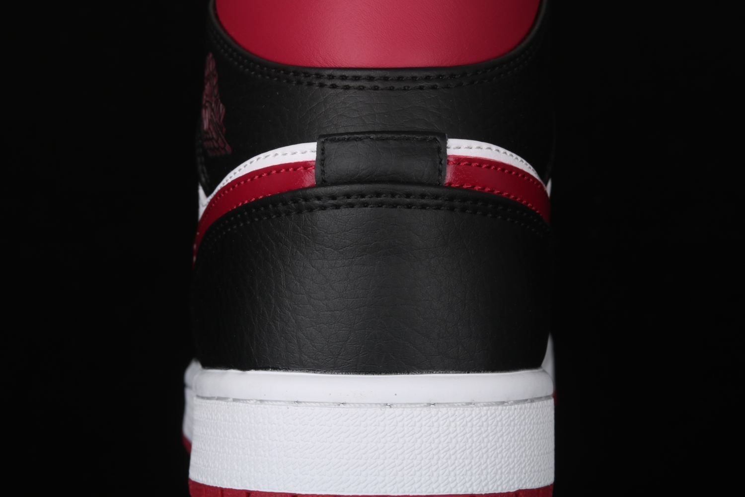 Jordan 1 Mid Bred Toe 554724-066