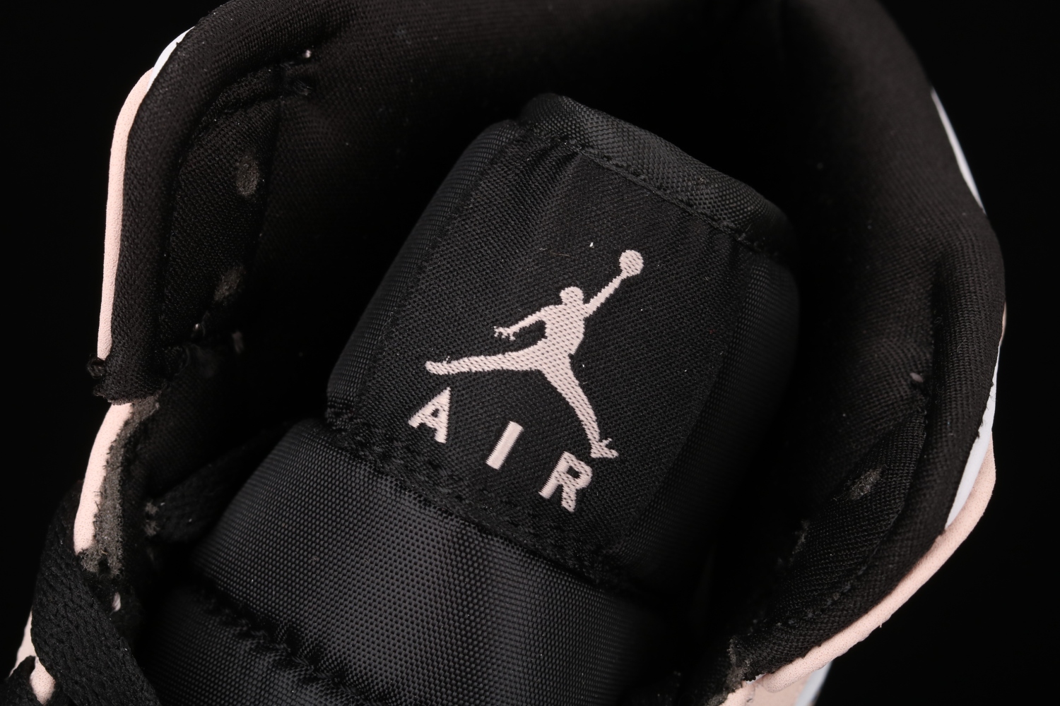 Jordan 1 Mid Crimson Tint Toe 554724-133