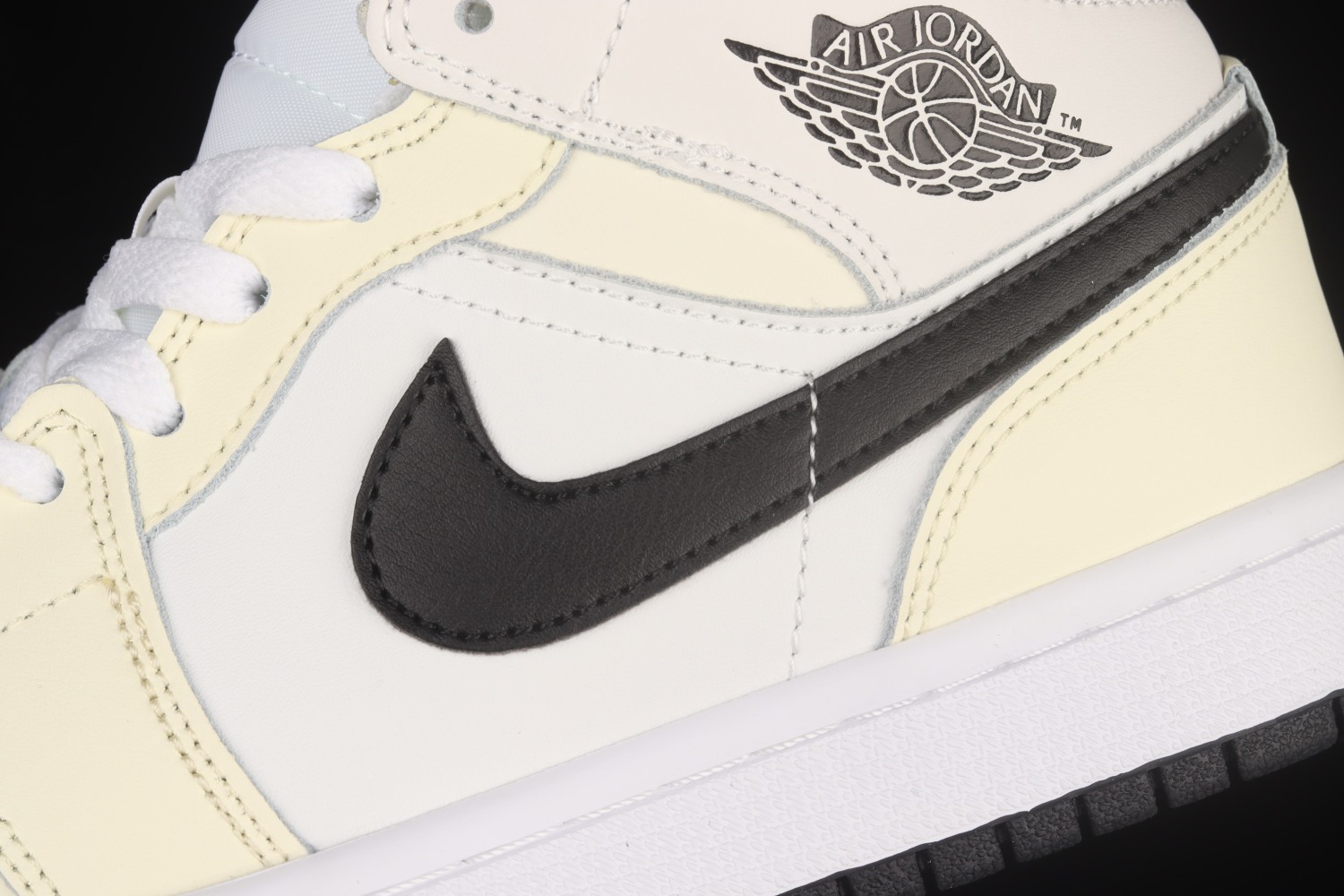 Jordan 1 Mid Coconut Milk (W)  BQ6472-121