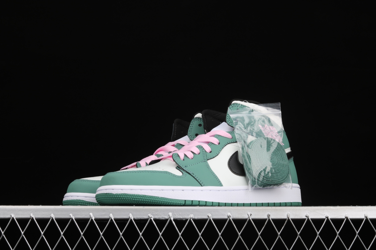 Jordan 1 Mid Dutch Green (W) CZ0774-300