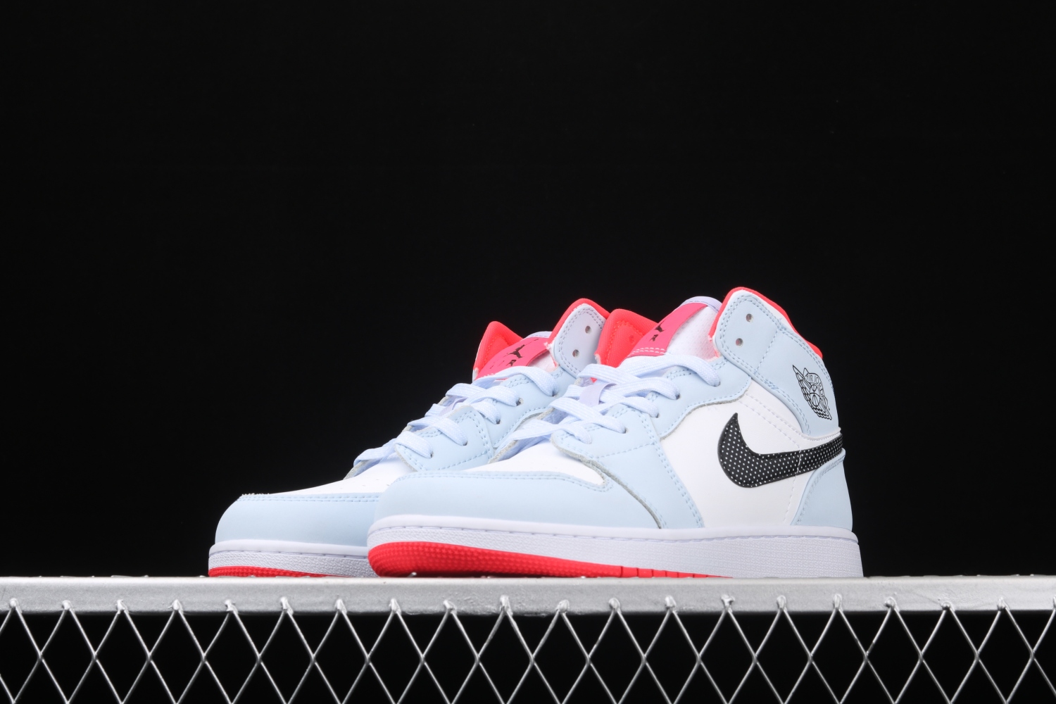 Jordan 1 Mid Half Blue Polka Dot Swoosh (GS) 555112-400