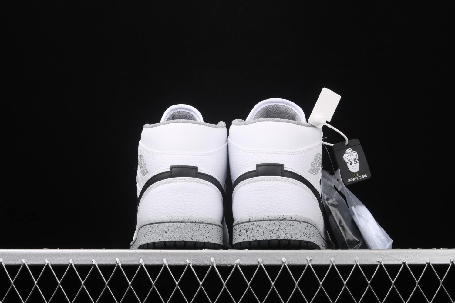 Jordan 1 Mid White Cement (GS) 554725-115