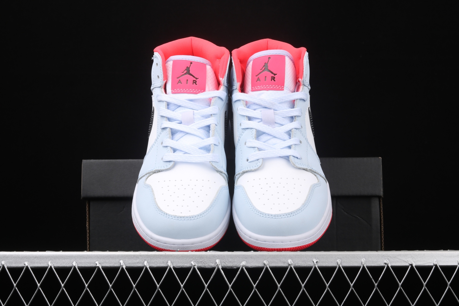 Jordan 1 Mid Half Blue Polka Dot Swoosh (GS) 555112-400
