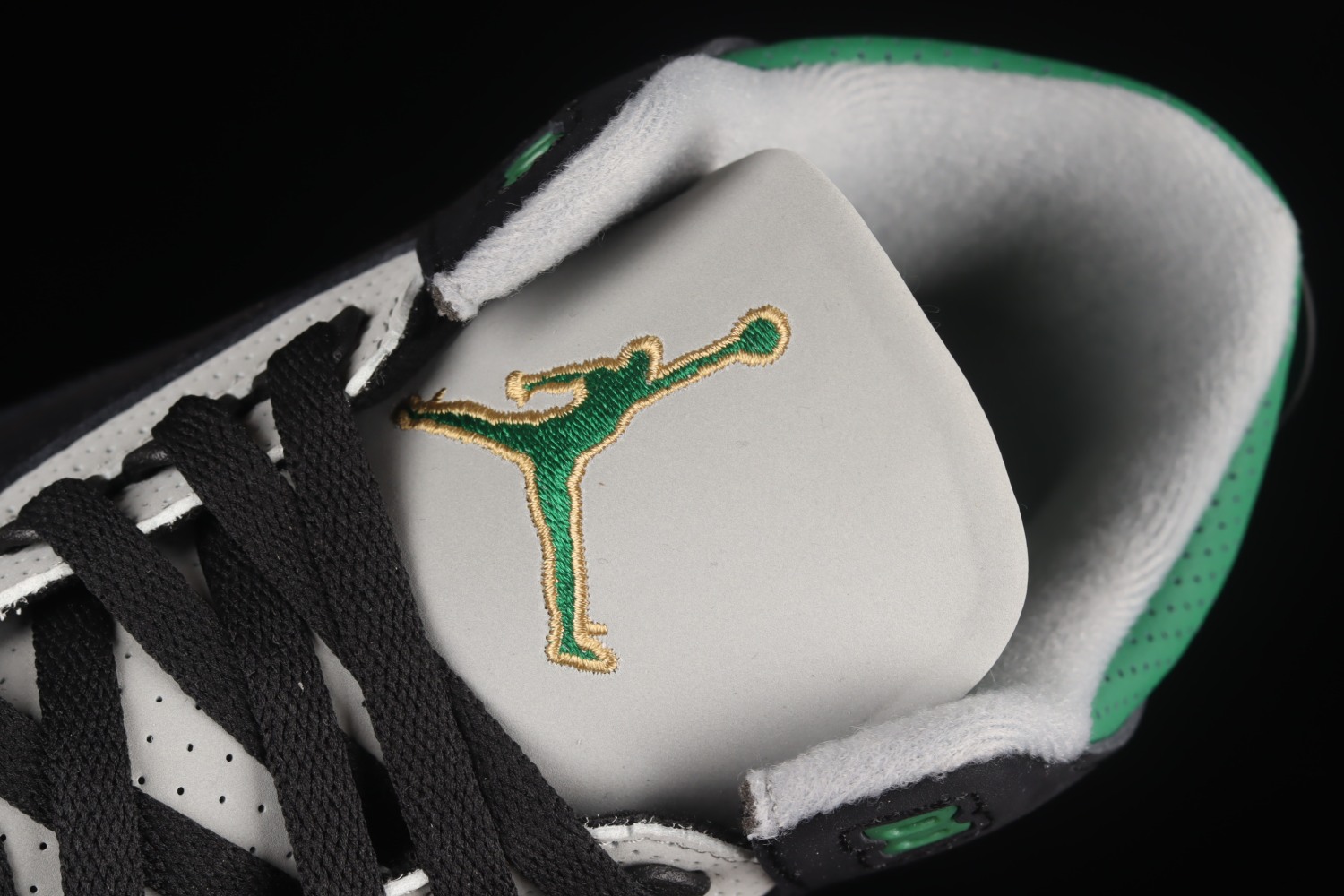 Jordan 3 Retro Pine Green CT8532-030
