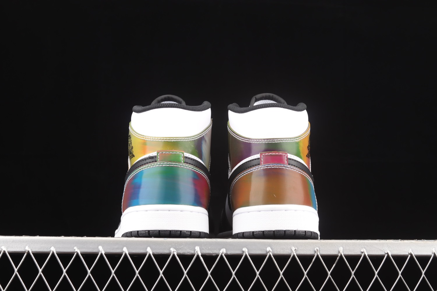 Jordan 1 Mid SE Heat Reactive (PS) DM7802-100