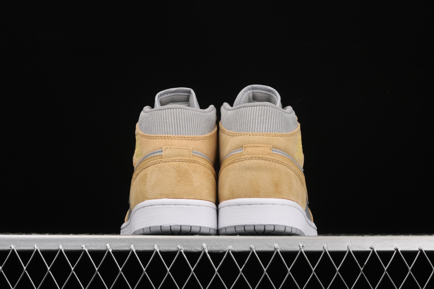 Jordan 1 Mid Mixed Textures Yellow DA4666-001