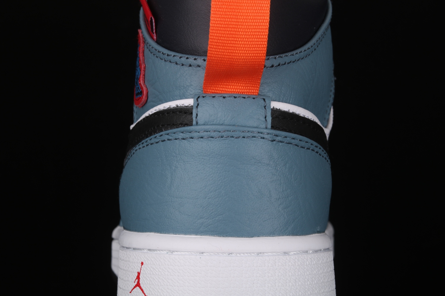 Jordan 1 Mid Fearless Facetasm CU2802-100