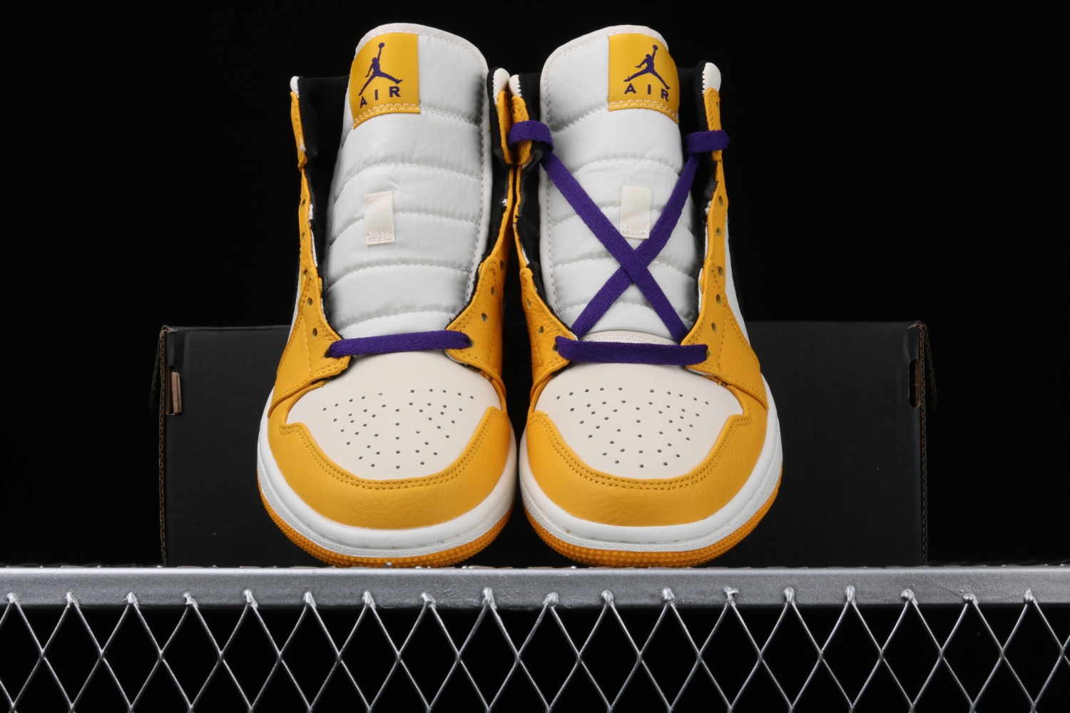 Jordan 1 Mid SE Lakers 852542-700