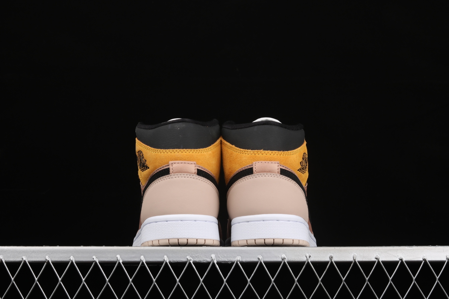 Jordan 1 Mid SE Particle Beige (W) DD2224-200