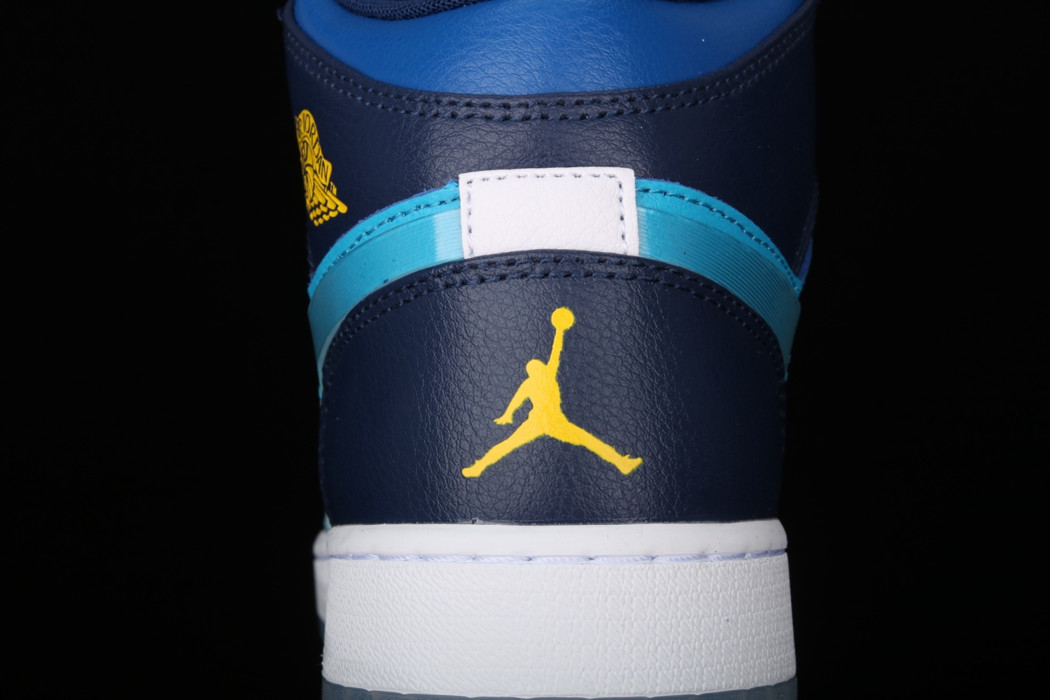 Jordan 1 Mid Fly (GS) BV7446-400