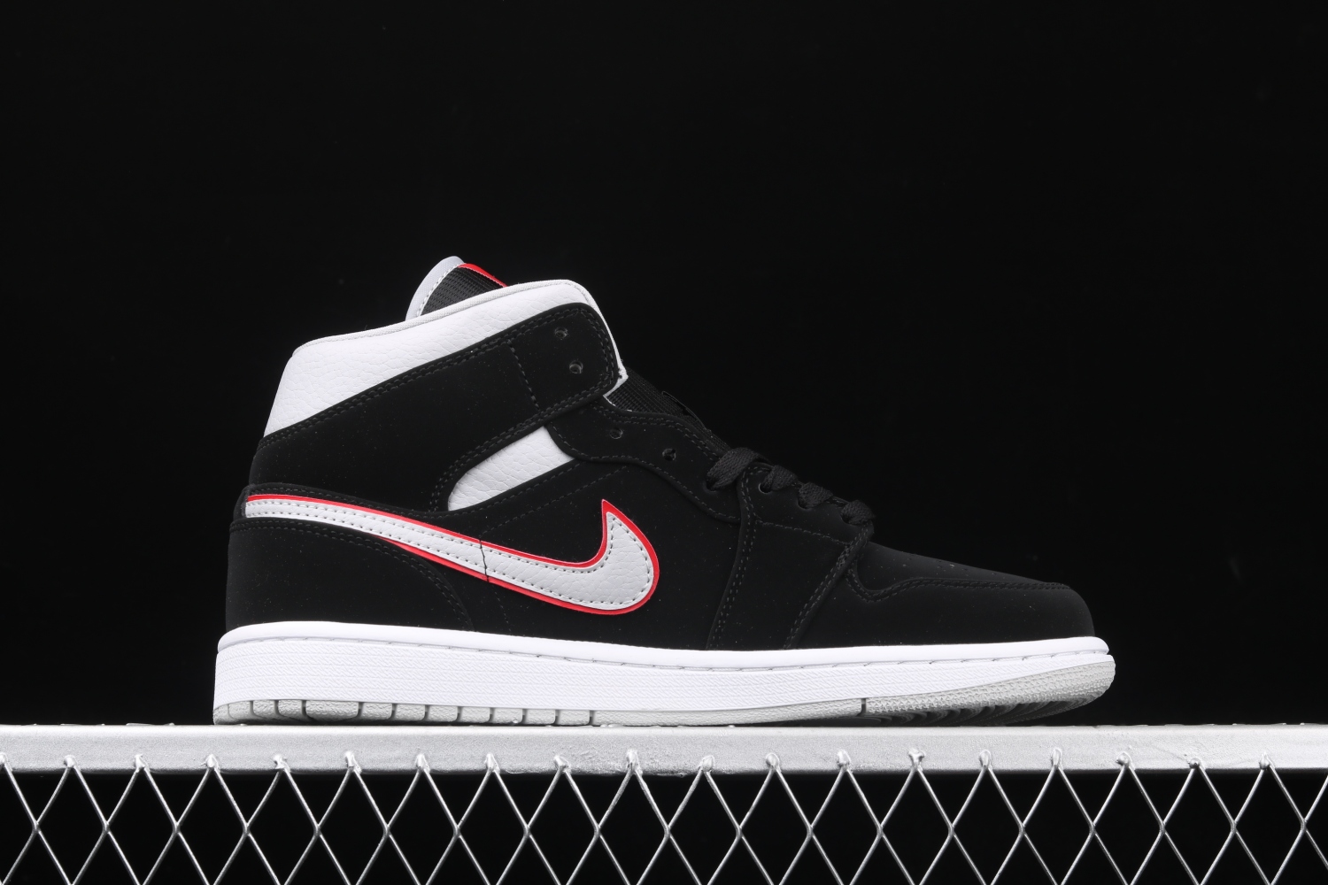 Jordan 1 Mid Black Particle Grey Gym Red 554724-060