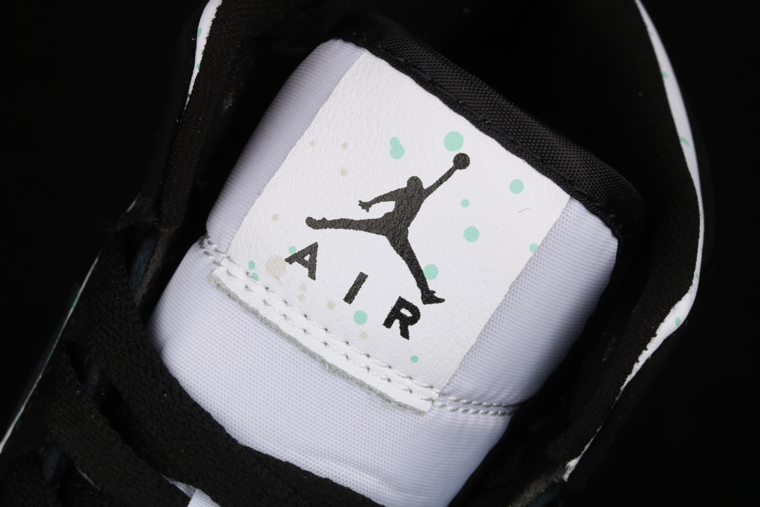 Jordan 1 Mid White Black Teal Tint (GS)  BQ6931-103