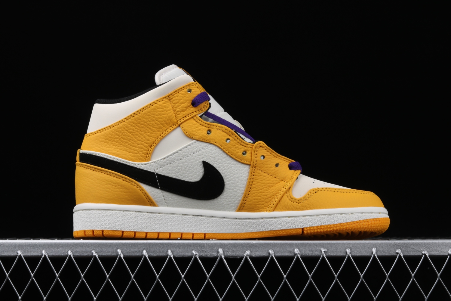 Jordan 1 Mid SE Lakers 852542-700