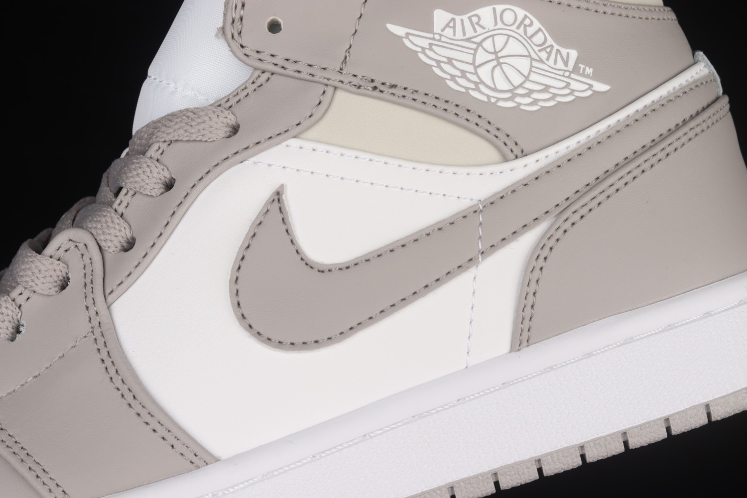 Jordan 1 Mid Linen 554724-082