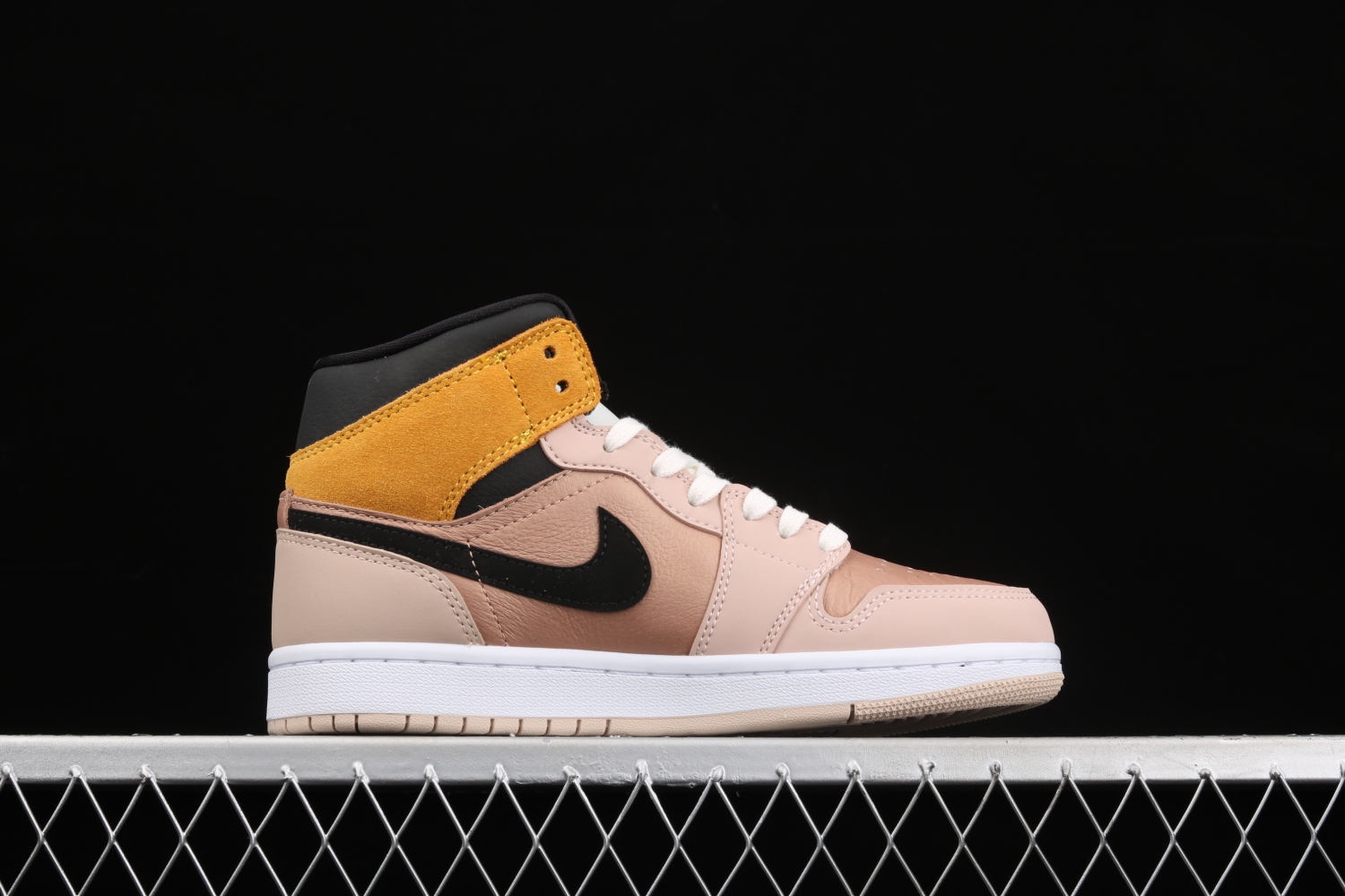 Jordan 1 Mid SE Particle Beige (W) DD2224-200