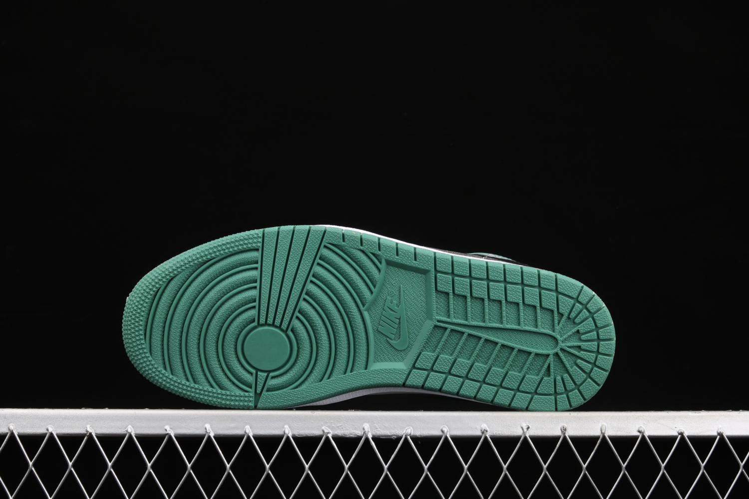 Jordan 1 Mid Dutch Green (W) CZ0774-300