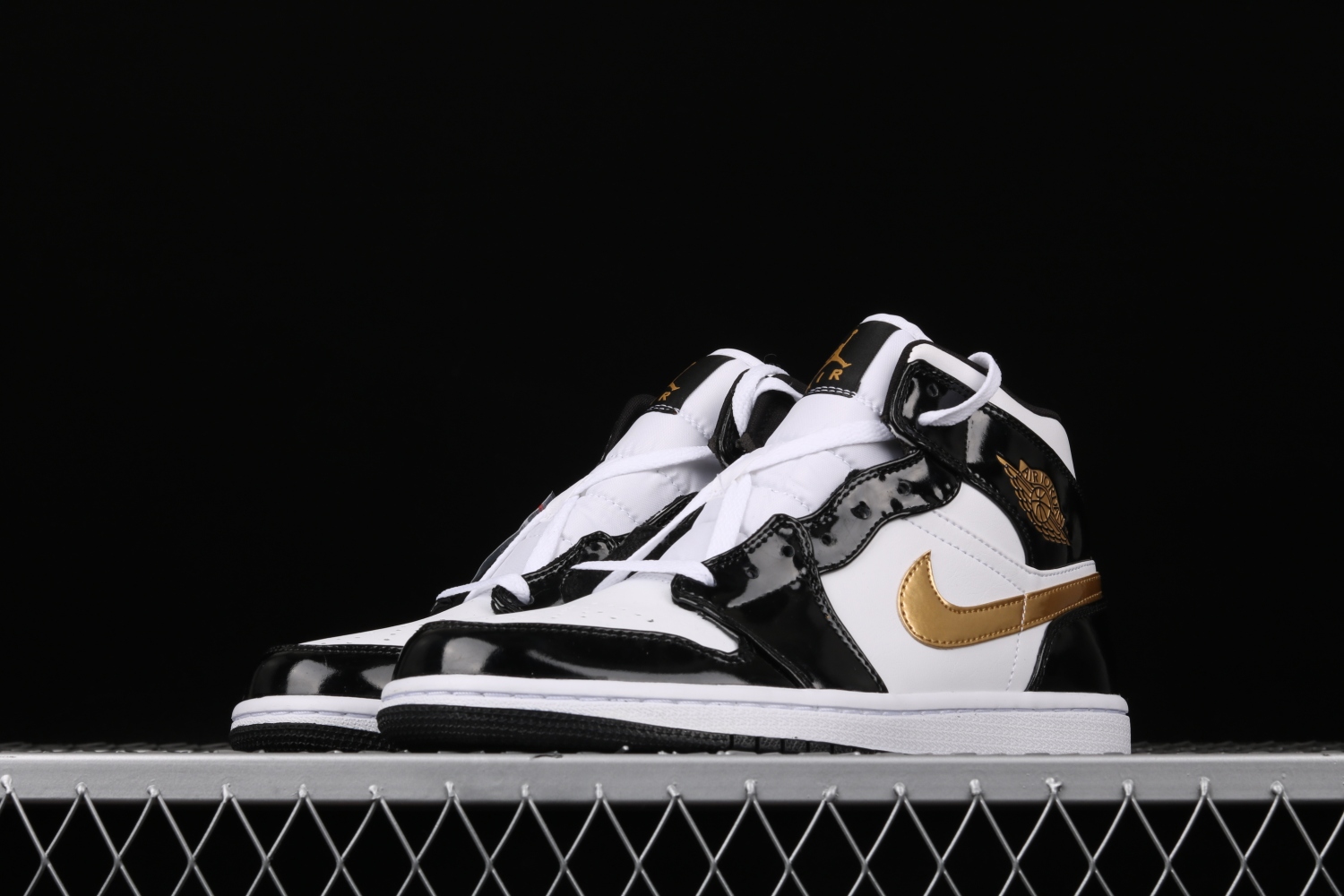 Jordan 1 MidPatent Black White Gold 852542-007