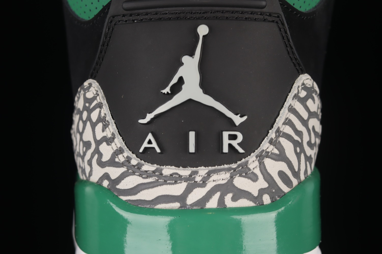 Jordan 3 Retro Pine Green CT8532-030
