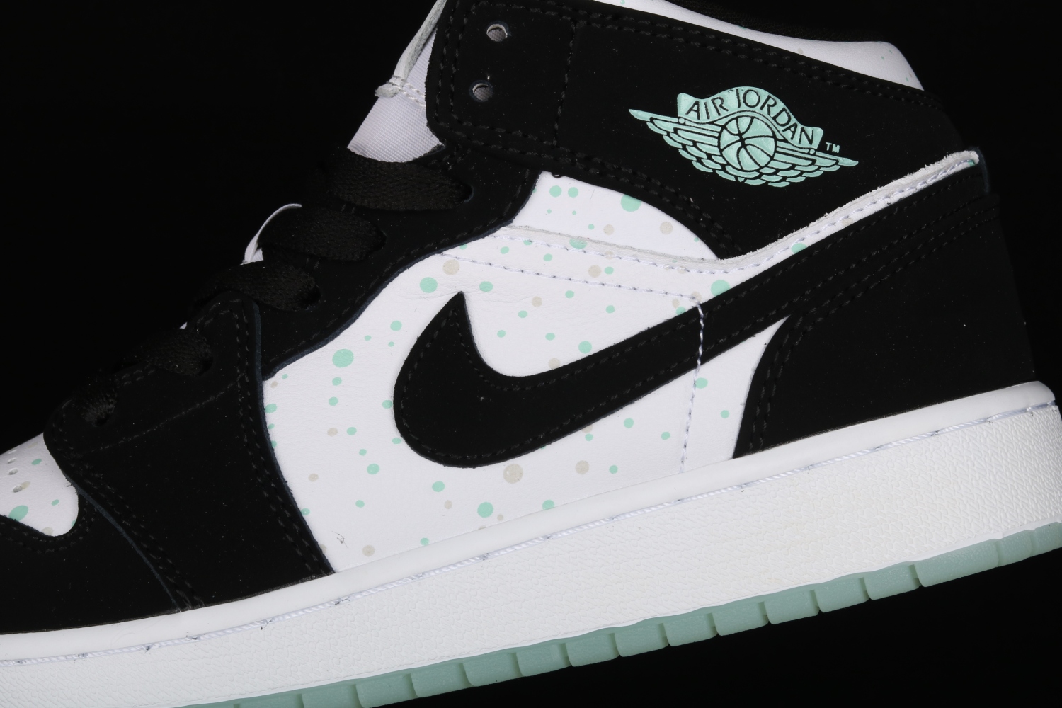 Jordan 1 Mid White Black Teal Tint (GS)  BQ6931-103