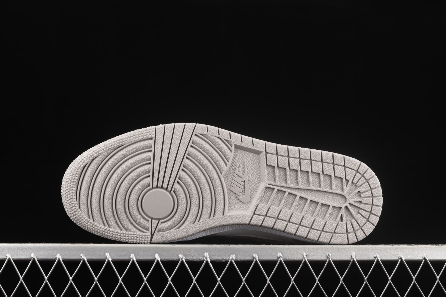 Jordan 1 Mid Linen 554724-082