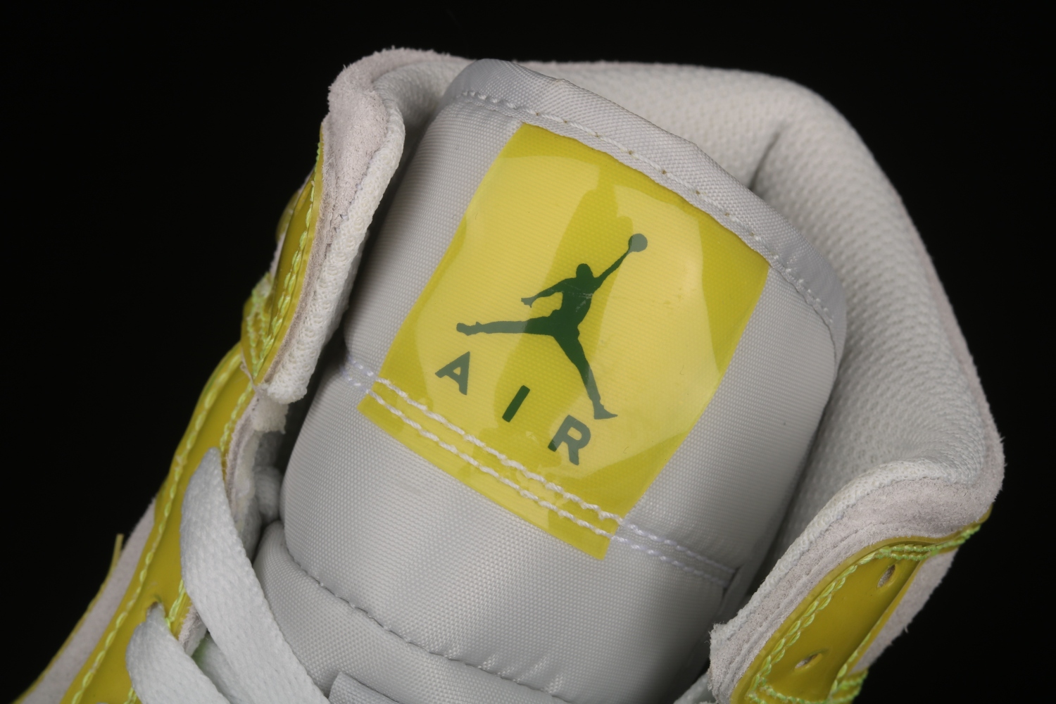 Jordan 1 Mid Opti Yellow (W) DA5552-107