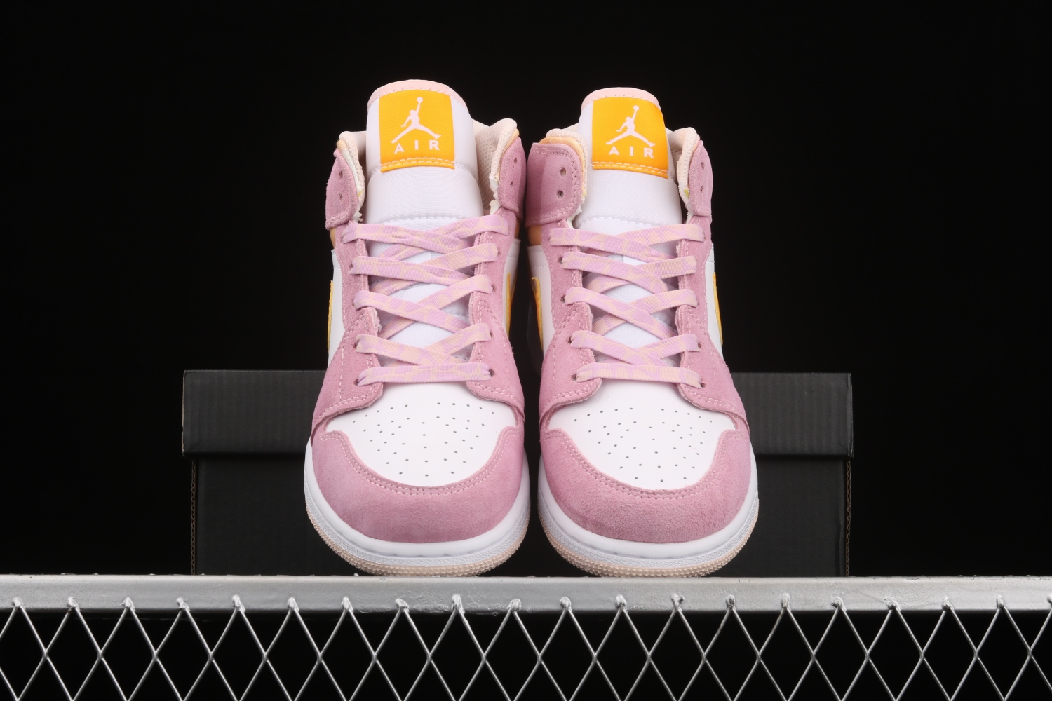 Jordan 1 Mid SE Arctic Pink (GS) DC9517-600