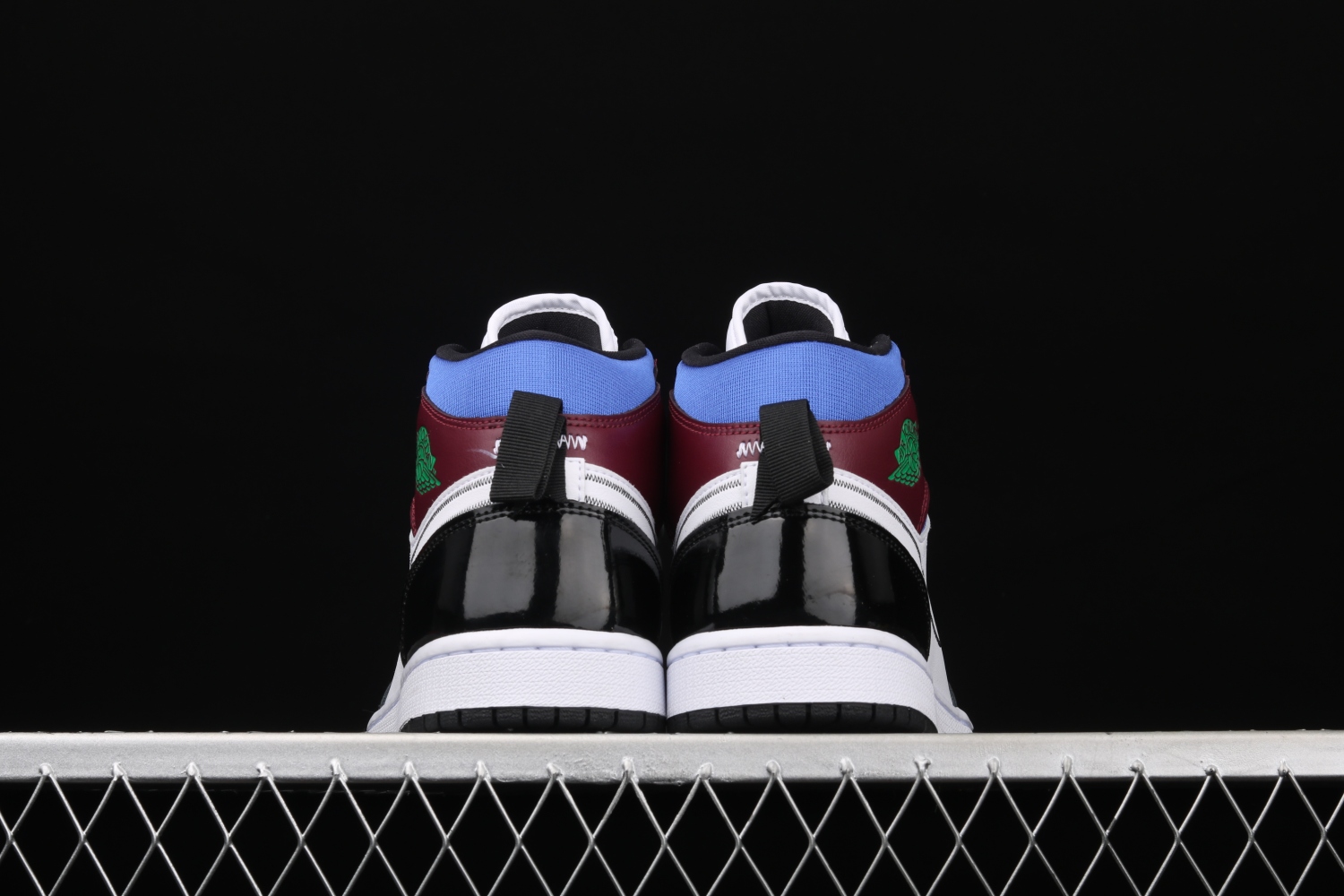 Jordan 1 Mid SE Black White Multi-Color (W) DB5454-001