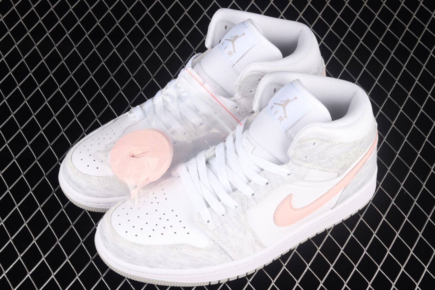 Jordan 1 Mid SE Light Iron Ore (W) DN4045-001