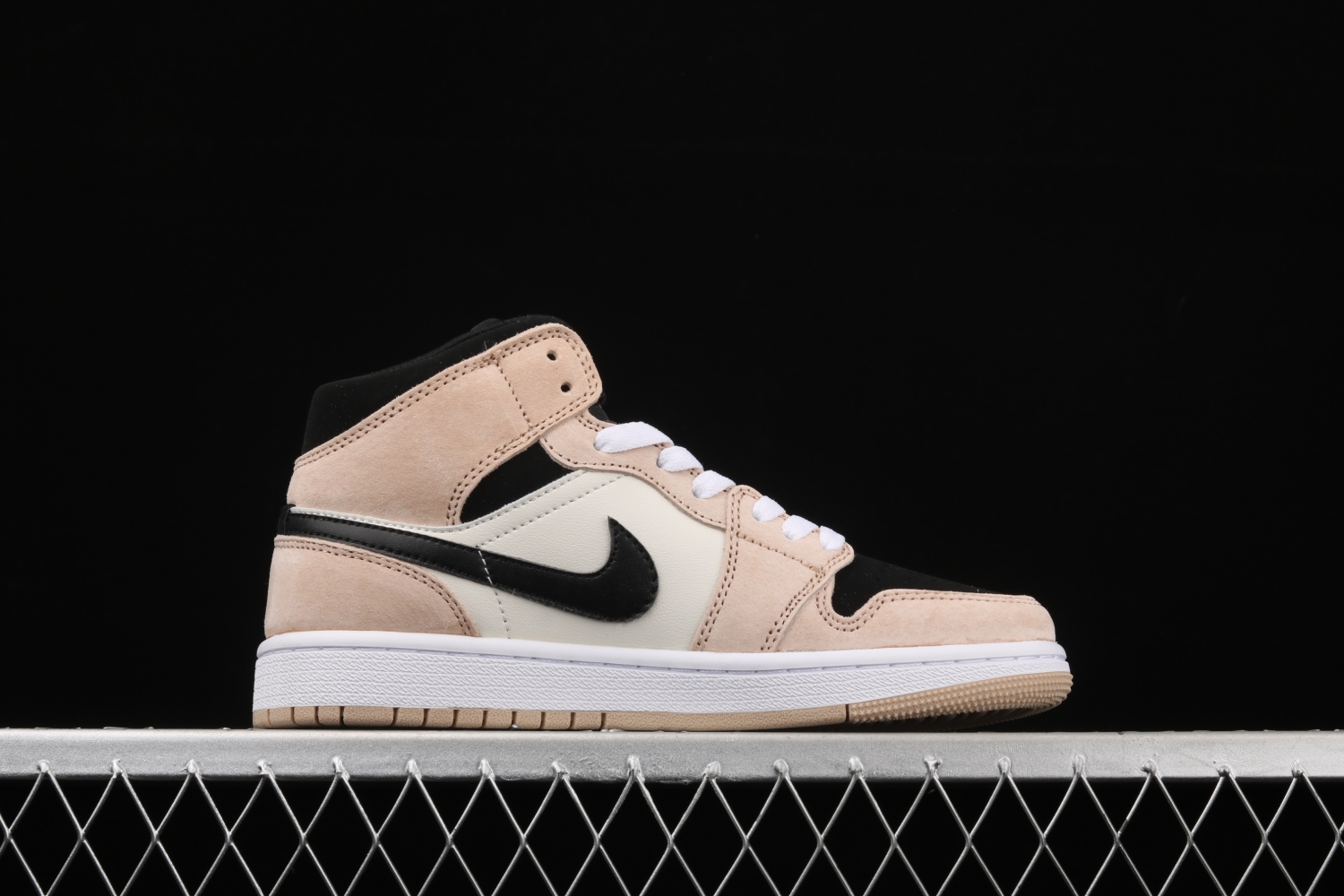 Jordan 1 Mid Barely Orange Light Violet (W)  BQ6472-800
