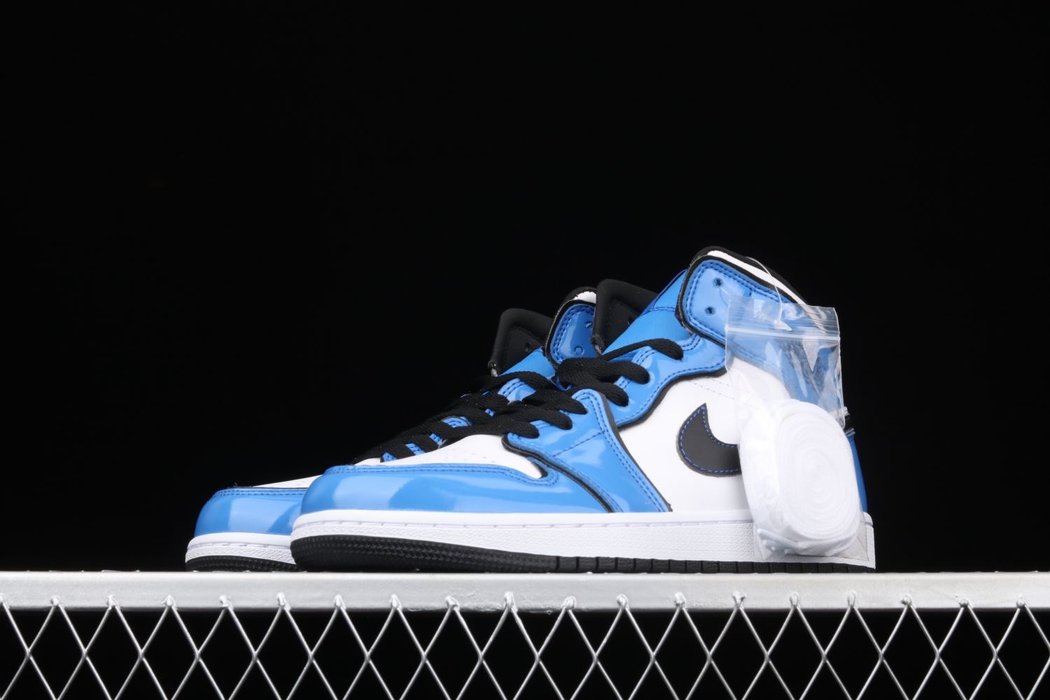 Jordan 1 Mid Signal Blue DD6834-402