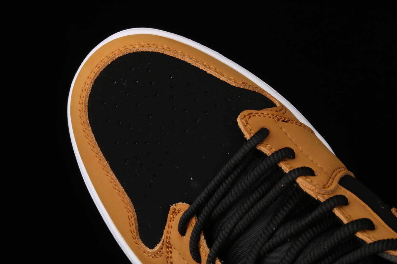 Jordan 1 Mid Desert Ochre (W) DB5453-700