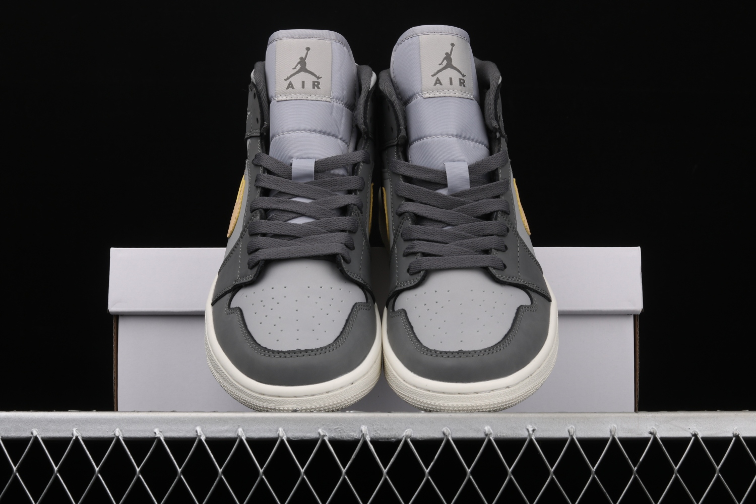 Jordan 1 Mid Grey Onyx (W) BQ6472-020