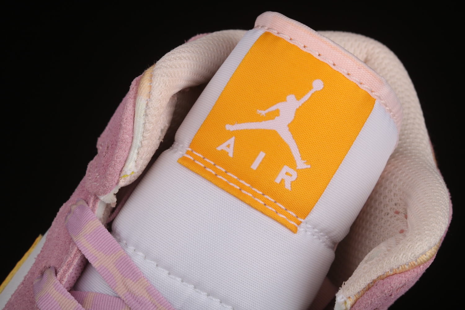Jordan 1 Mid SE Arctic Pink (GS) DC9517-600