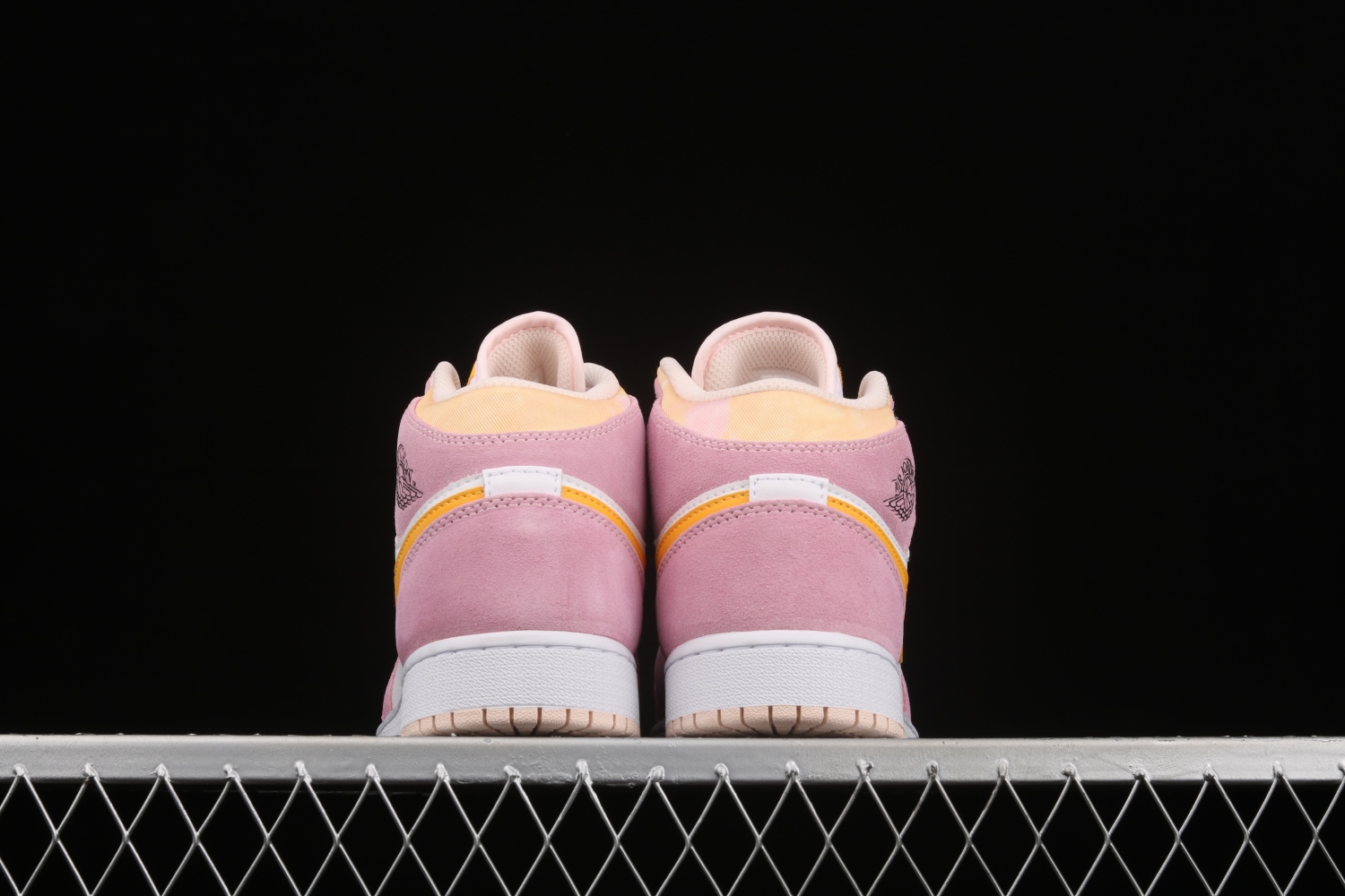 Jordan 1 Mid SE Arctic Pink (GS) DC9517-600